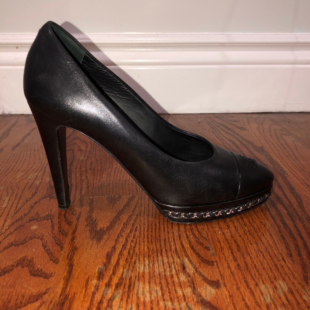CHANEL Leather Heels - Picture 3 of 4